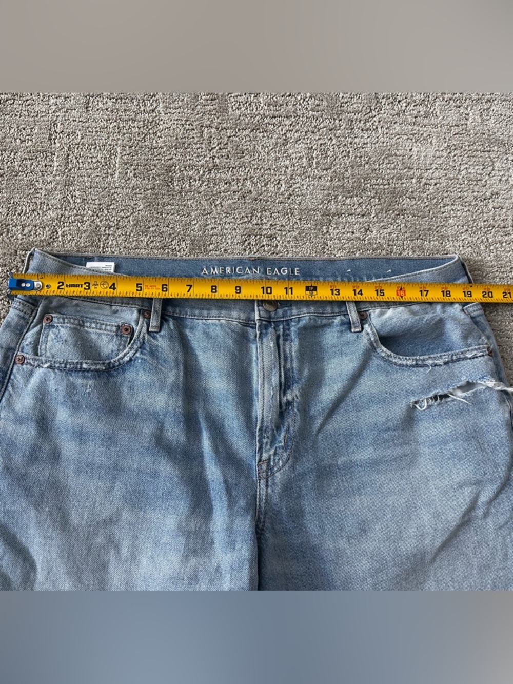American Eagle Outfitters Light Wash Frayed Denim Shorts - Picture 5 of 6